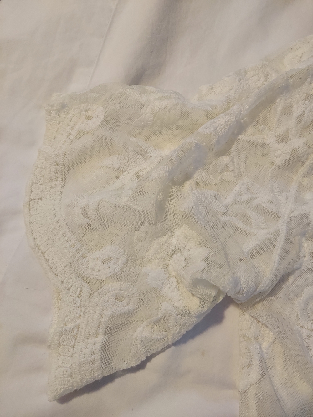 Francesca's Mi Ami Ivory Lace Boho Feminine Kimono - Picture 7 of 8